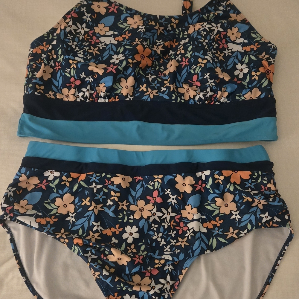 BloomChic Navy and White Garment